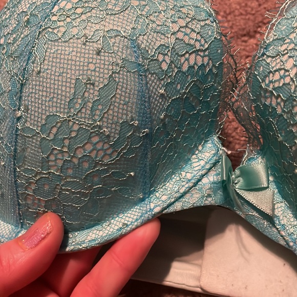 🌙 LIKE NEW! VS bright blue lacy padded bra 36C - Picture 2 of 5